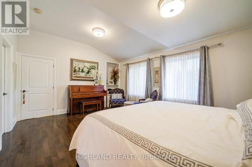 1453 Falconridge Court, Mississauga, ON - Indoor Photo Showing Bedroom