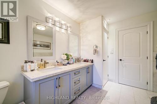 1453 Falconridge Court, Mississauga, ON - Indoor Photo Showing Bathroom