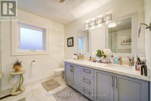 1453 Falconridge Court, Mississauga, ON - Indoor Photo Showing Bathroom