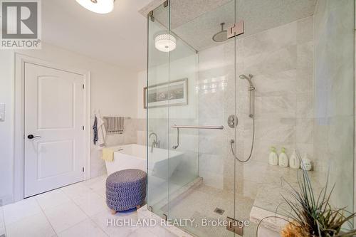 1453 Falconridge Court, Mississauga, ON - Indoor Photo Showing Bathroom