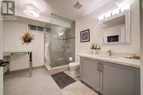 1453 Falconridge Court, Mississauga, ON - Indoor Photo Showing Bathroom