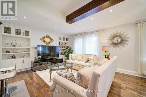 1453 Falconridge Court, Mississauga, ON - Indoor Photo Showing Living Room