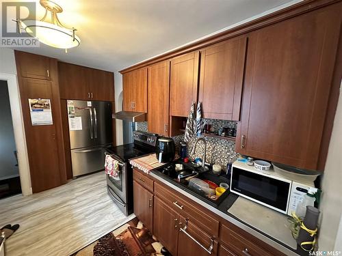 2450 Edgar Street, Regina, SK - Indoor Photo Showing Kitchen