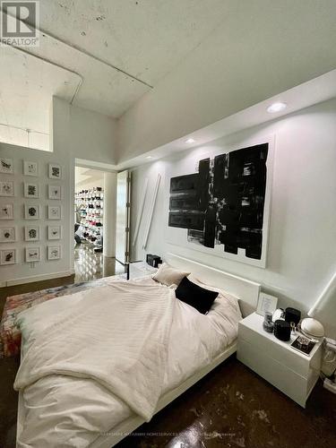 655 - 155 Dalhousie Street, Toronto, ON - Indoor Photo Showing Bedroom