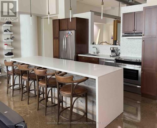 655 - 155 Dalhousie Street, Toronto, ON - Indoor Photo Showing Kitchen With Stainless Steel Kitchen