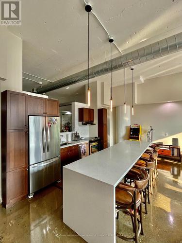 655 - 155 Dalhousie Street, Toronto, ON - Indoor Photo Showing Kitchen