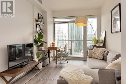 13 - 38 Iannuzzi Street, Toronto, ON - Indoor Photo Showing Living Room