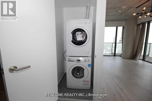 1910 - 161 Roehampton Avenue, Toronto, ON - Indoor Photo Showing Laundry Room