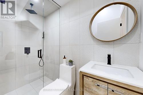 100 Victor Avenue, Toronto, ON - Indoor Photo Showing Bathroom