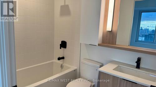 3405 - 5 Defries Street, Toronto, ON - Indoor Photo Showing Bathroom