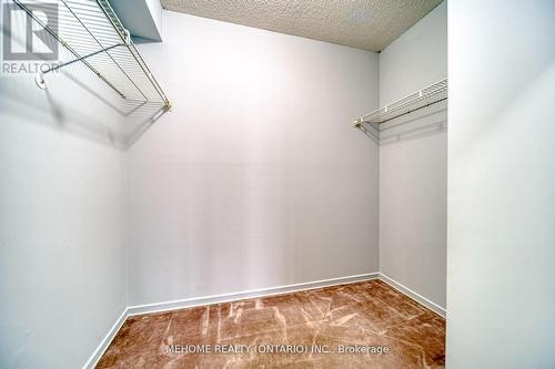 2106 - 1055 Bay Street, Toronto, ON - Indoor With Storage