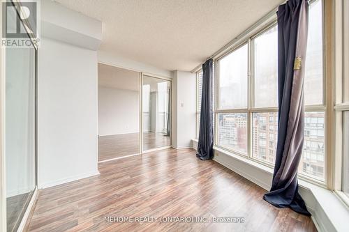 2106 - 1055 Bay Street, Toronto, ON - Indoor Photo Showing Other Room