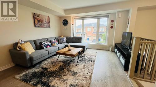 216 Law Drive, Guelph, ON - Indoor Photo Showing Living Room