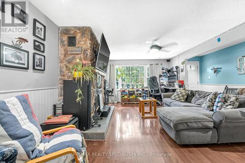 2958 King Street, Caledon, ON - Indoor Photo Showing Living Room