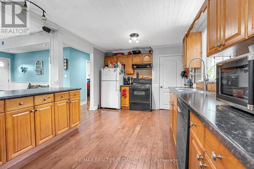 2958 King Street, Caledon, ON - Indoor Photo Showing Kitchen