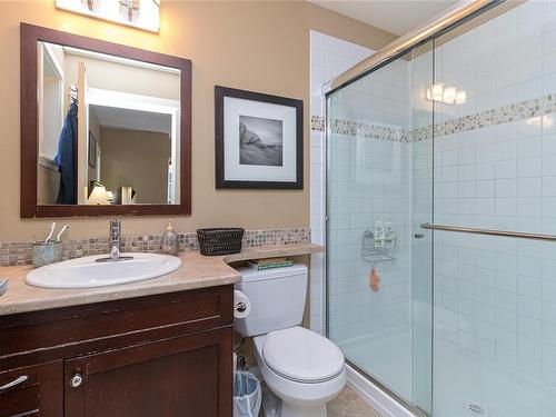 203-201 Nursery Hill Dr, View Royal, BC - Indoor Photo Showing Bathroom