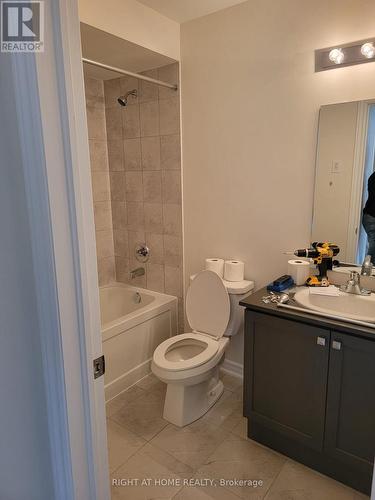 480 Beresford Path, Oshawa (Central), ON - Indoor Photo Showing Bathroom