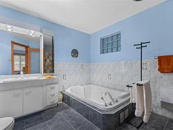 Ensuite bathroom - 