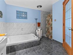 Ensuite bathroom - 