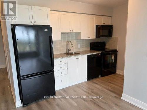 3801 - 125 Village Green Square S, Toronto, ON - Indoor Photo Showing Kitchen