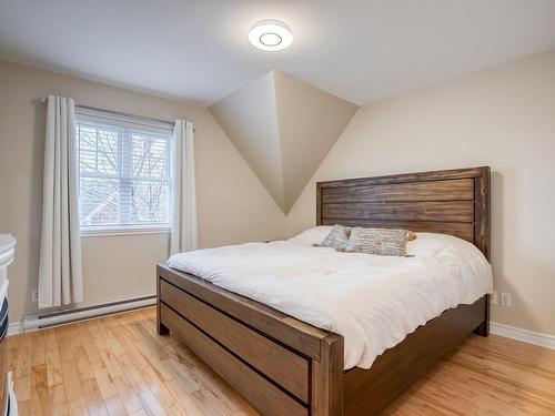 Chambre Ã  coucher principale - 782 Rue Des Cheminots, Mont-Saint-Hilaire, QC - Indoor Photo Showing Bedroom