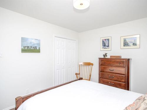 570 Redwood Avenue W, Thunder Bay, ON - Indoor Photo Showing Bedroom