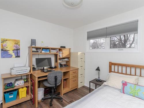 570 Redwood Avenue W, Thunder Bay, ON - Indoor Photo Showing Bedroom