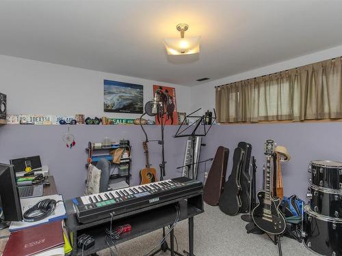 570 Redwood Avenue W, Thunder Bay, ON - Indoor Photo Showing Other Room