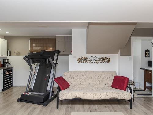 570 Redwood Avenue W, Thunder Bay, ON - Indoor Photo Showing Gym Room