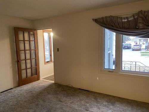 1330 Georgina Avenue, Thunder Bay, ON - Indoor Photo Showing Other Room