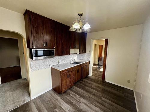 1330 Georgina Avenue, Thunder Bay, ON - Indoor Photo Showing Kitchen