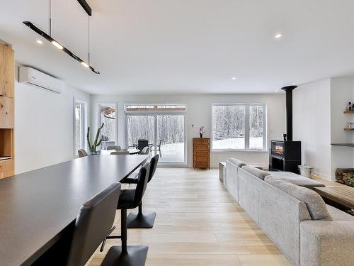 Overall view - 1840 Rue Papillon, Sainte-Julienne, QC - Indoor Photo Showing Living Room