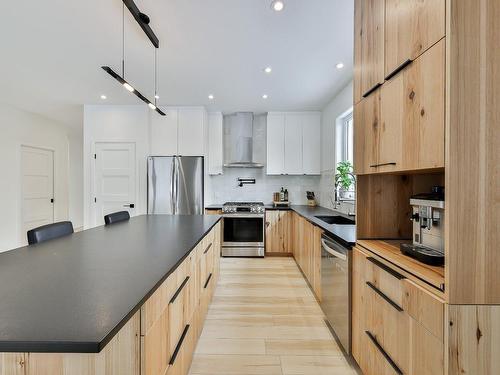 Kitchen - 1840 Rue Papillon, Sainte-Julienne, QC - Indoor Photo Showing Kitchen With Upgraded Kitchen