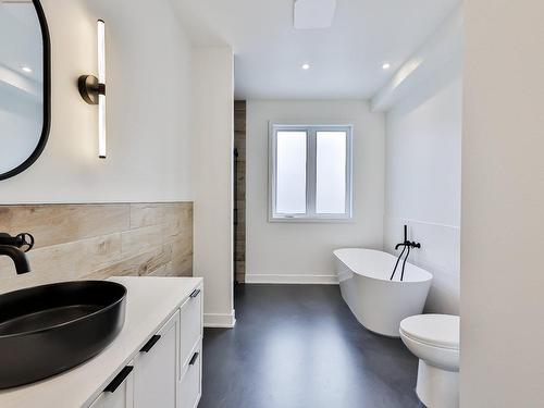 Bathroom - 1840 Rue Papillon, Sainte-Julienne, QC - Indoor Photo Showing Bathroom