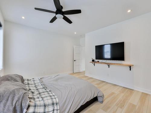 Master bedroom - 1840 Rue Papillon, Sainte-Julienne, QC - Indoor Photo Showing Bedroom