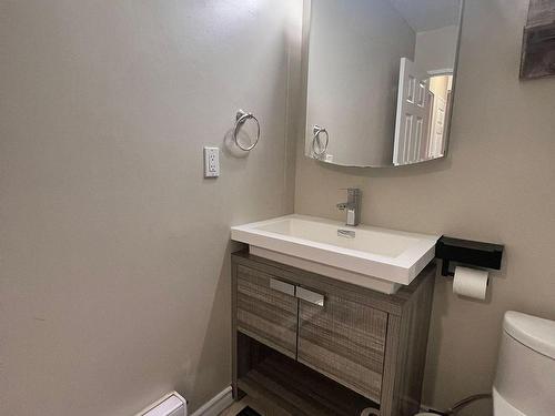 81-2170 Bromsgrove Rd, Mississauga, ON - Indoor Photo Showing Bathroom