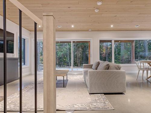 Salle familiale - Rue Gilles, Saint-Côme, QC - Indoor Photo Showing Living Room