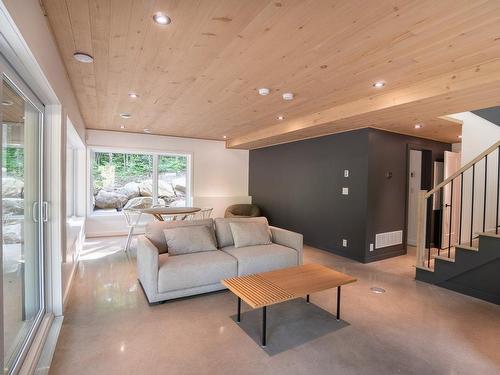 Salle familiale - Rue Gilles, Saint-Côme, QC - Indoor Photo Showing Living Room