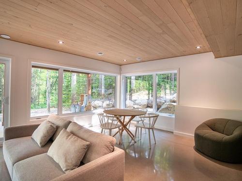 Salle familiale - Rue Gilles, Saint-Côme, QC - Indoor Photo Showing Living Room