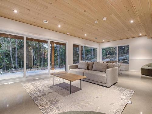 Salle familiale - Rue Gilles, Saint-Côme, QC - Indoor Photo Showing Living Room