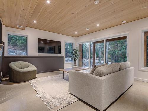 Salle familiale - Rue Gilles, Saint-Côme, QC - Indoor Photo Showing Living Room