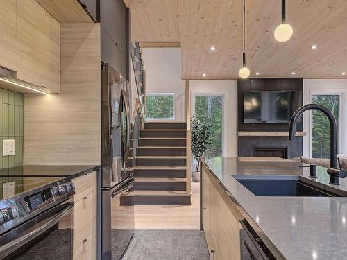 Cuisine - Rue Gilles, Saint-Côme, QC - Indoor Photo Showing Kitchen With Upgraded Kitchen