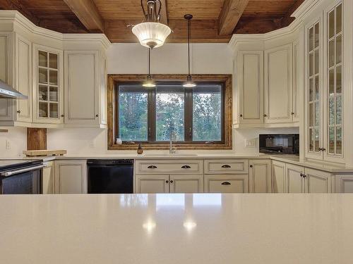 Cuisine - 132 Rue Du Sommet, Sainte-Béatrix, QC - Indoor Photo Showing Kitchen With Upgraded Kitchen