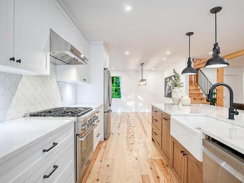 Kitchen - 108 Rue Bellevue, Bromont, QC - Indoor Photo Showing Kitchen With Upgraded Kitchen