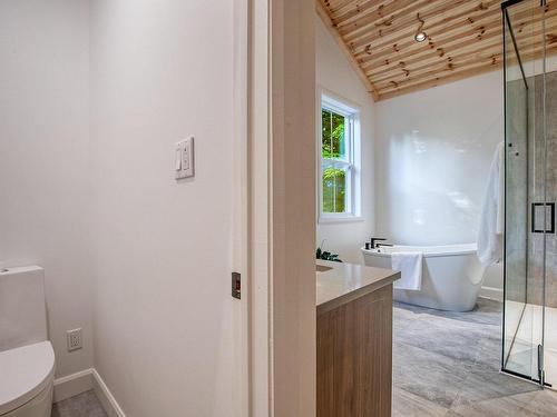 Ensuite bathroom - 108 Rue Bellevue, Bromont, QC - Indoor Photo Showing Bathroom