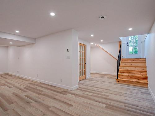 Hall - 108 Rue Bellevue, Bromont, QC - Indoor Photo Showing Other Room