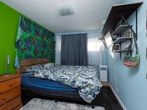 4-477 Lampson St, Esquimalt, BC - Indoor Photo Showing Bedroom