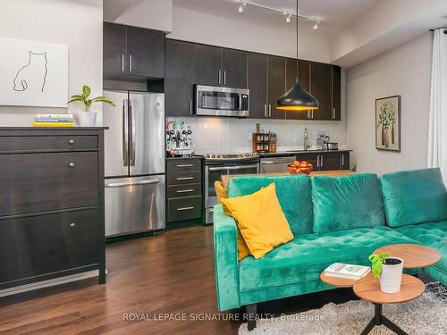 212-20 Bruyeres Mews, Toronto, ON - Indoor Photo Showing Kitchen With Stainless Steel Kitchen