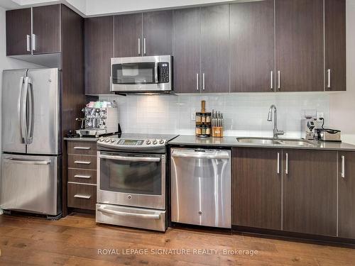 212-20 Bruyeres Mews, Toronto, ON - Indoor Photo Showing Kitchen With Stainless Steel Kitchen With Double Sink With Upgraded Kitchen