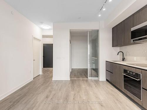 2301-127 Broadway Ave, Toronto, ON - Indoor Photo Showing Other Room